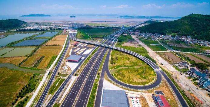 浙江沿海高速公路實現全線通車