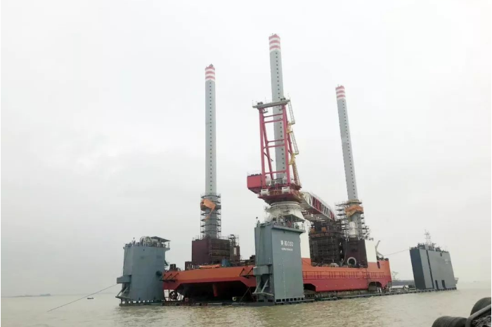 黃埔文沖800T自升式風(fēng)電安裝平臺(tái)下水