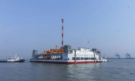 振華重工建造世界最大自升平臺式碎石整平船下水