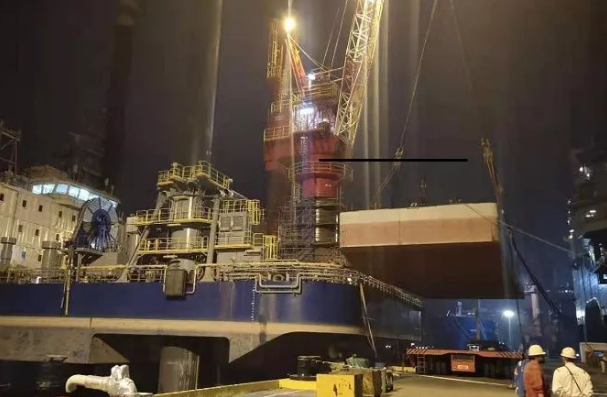 招商工業CMHI-181-2項目完成300噸吊機負荷試驗