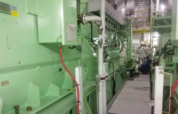 招商重工（江蘇）半潛式重吊生活平臺完成主機動車
