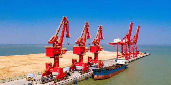 海西重機3臺門座起重機順利交付